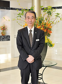 梅田敏明氏