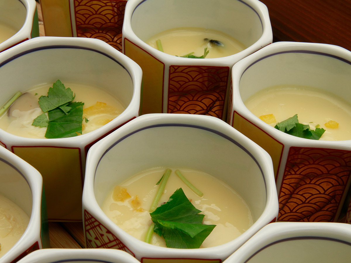 広島県産牡蠣の茶碗蒸し