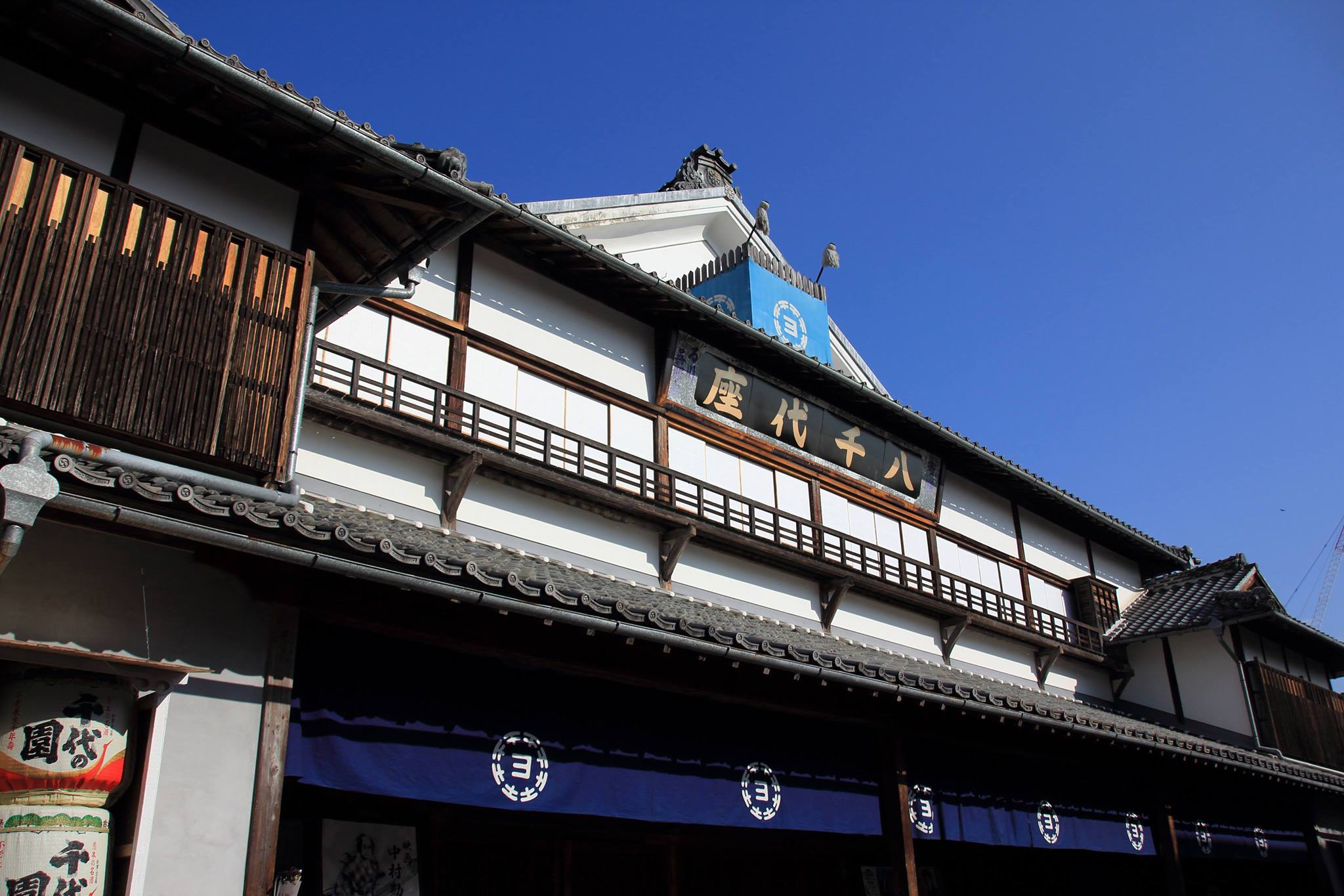明治の芝居小屋へタイムスリップ「八千代座」明治43年（1910）に